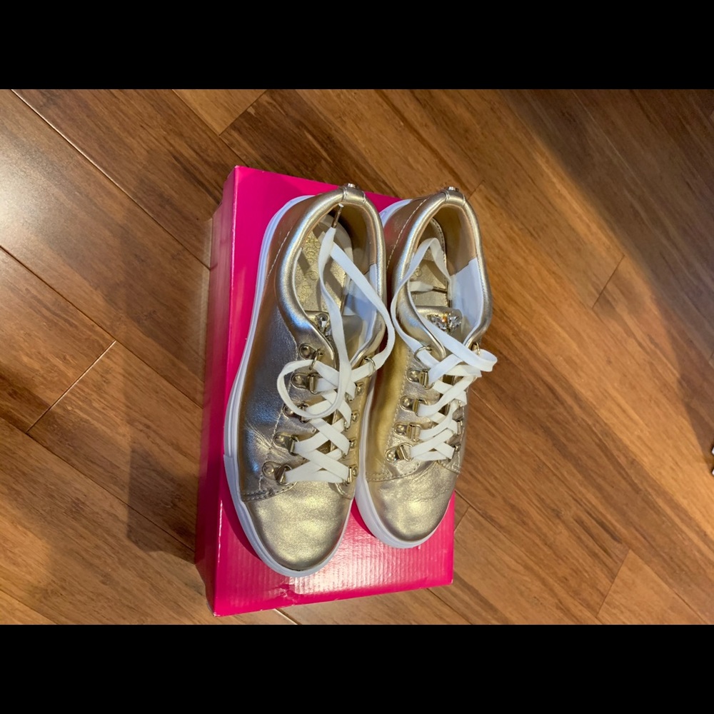 Lilly Pulitzer Hallie sneaker size 7 1/2